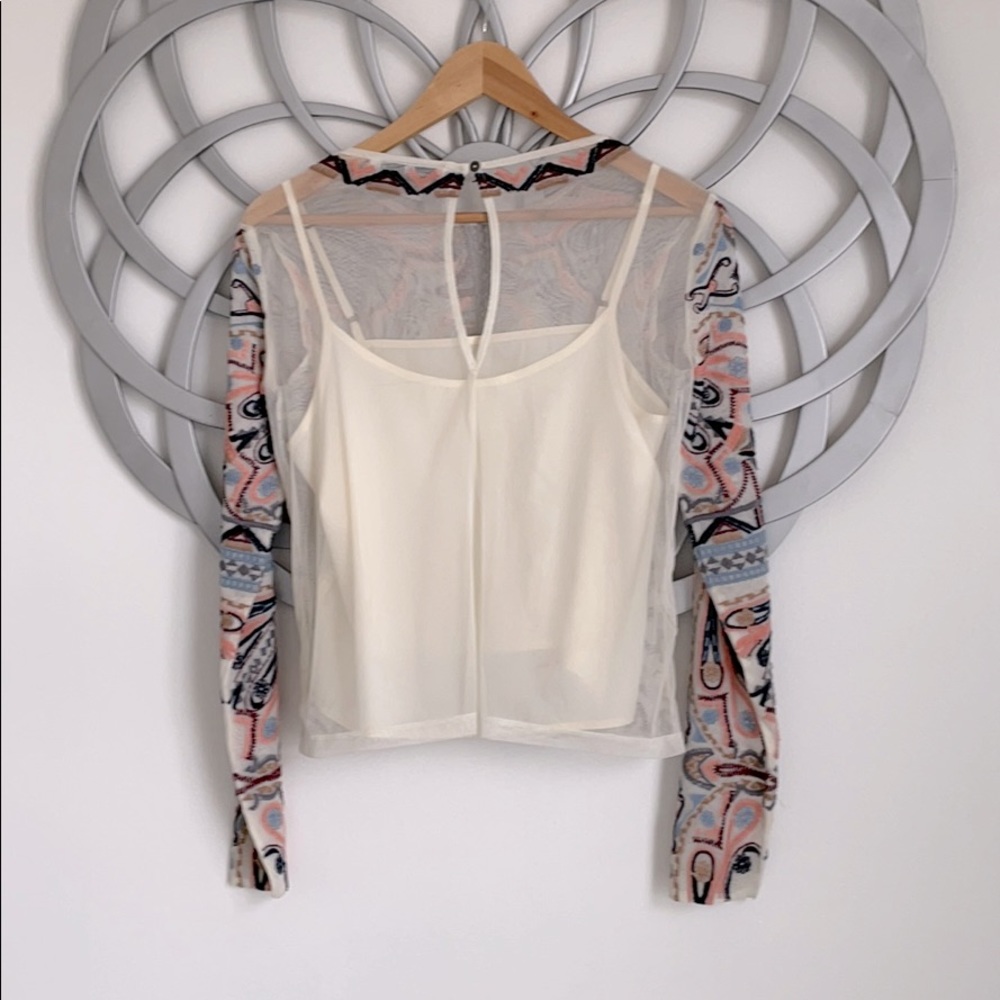 Embroidered blouse. - Picture 2 of 3